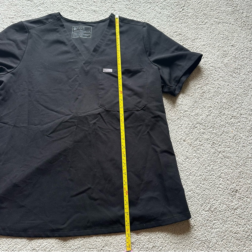 FIGS Catarina Scrub Top Women’s XL Black – Style FW1000 – Technical Collection
